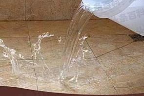 桥东漏水维修 免砸砖防水材料该如何施工